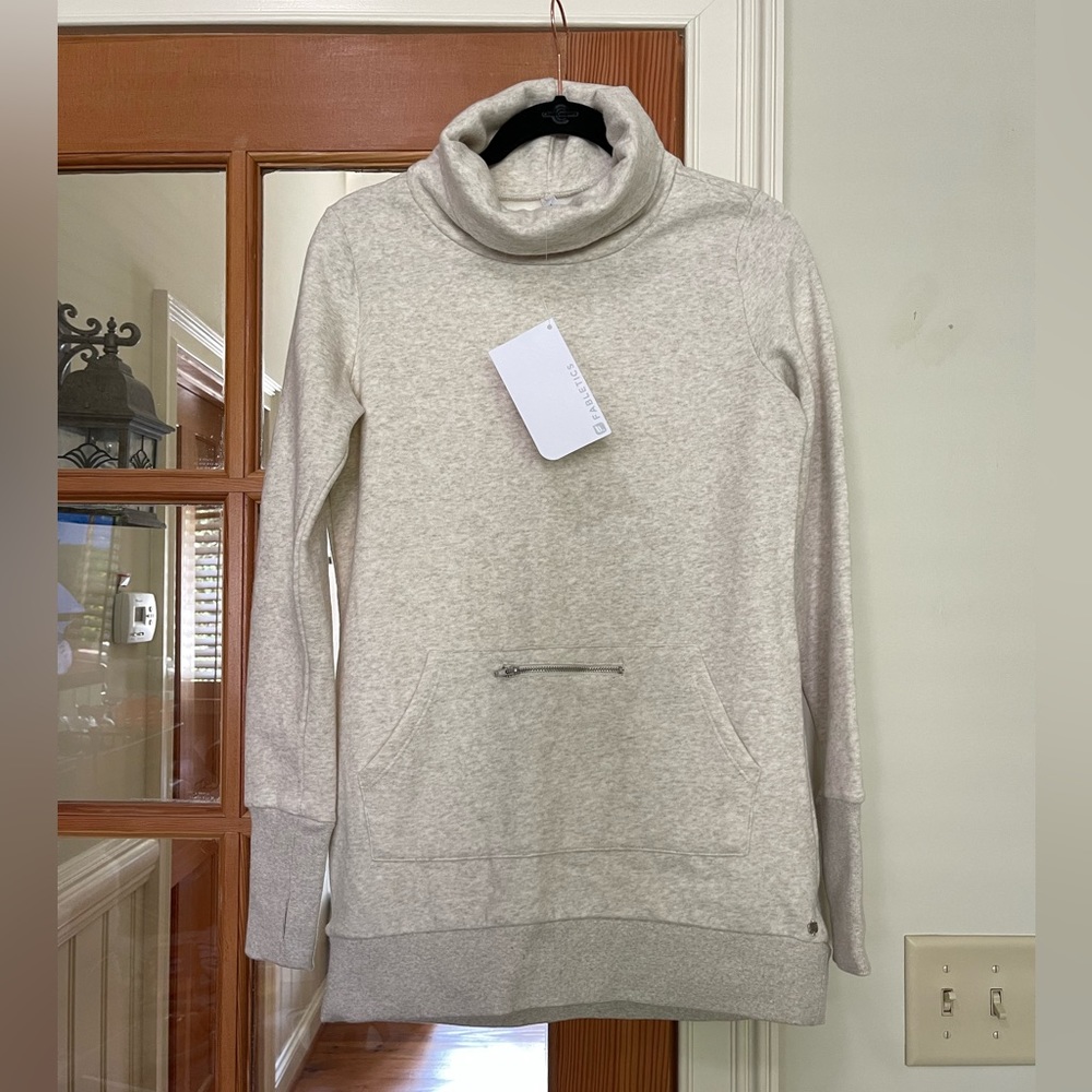 Fabletics Zaylee Pullover, oatmeal Heather size small